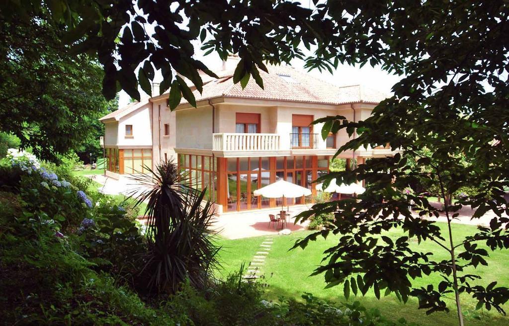 Hotel Entrerobles Sabaris エクステリア 写真