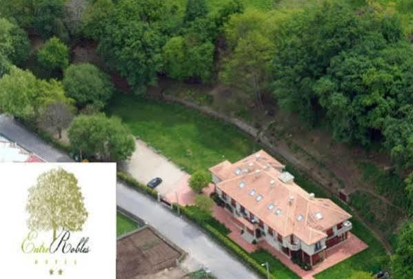 Hotel Entrerobles Sabaris エクステリア 写真