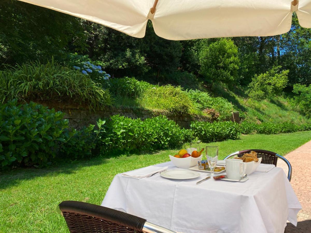 Hotel Entrerobles Sabaris エクステリア 写真